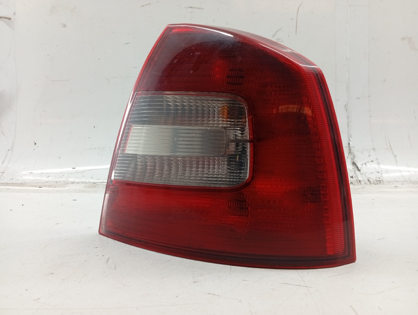 Right Tail Light  SKODA OCTAVIA II (1Z3) | 04 - 13 Imagem-4