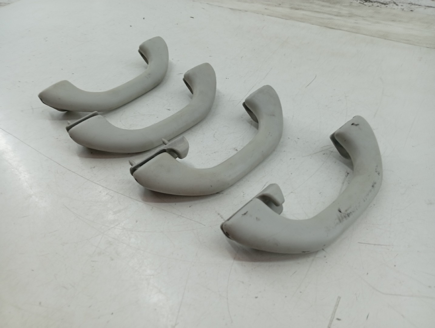 Conjunto de 4 Pegas SKODA OCTAVIA II (1Z3) | 04 - 13 Imagem-2