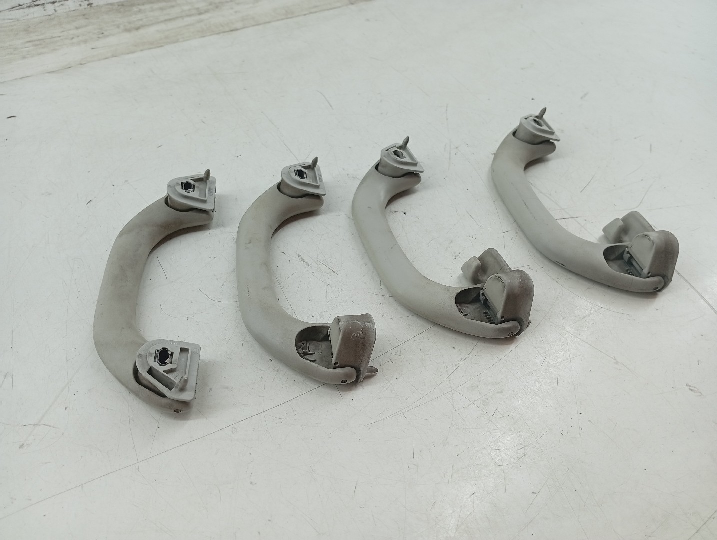 Conjunto de 4 Pegas SKODA OCTAVIA II (1Z3) | 04 - 13 Imagem-3
