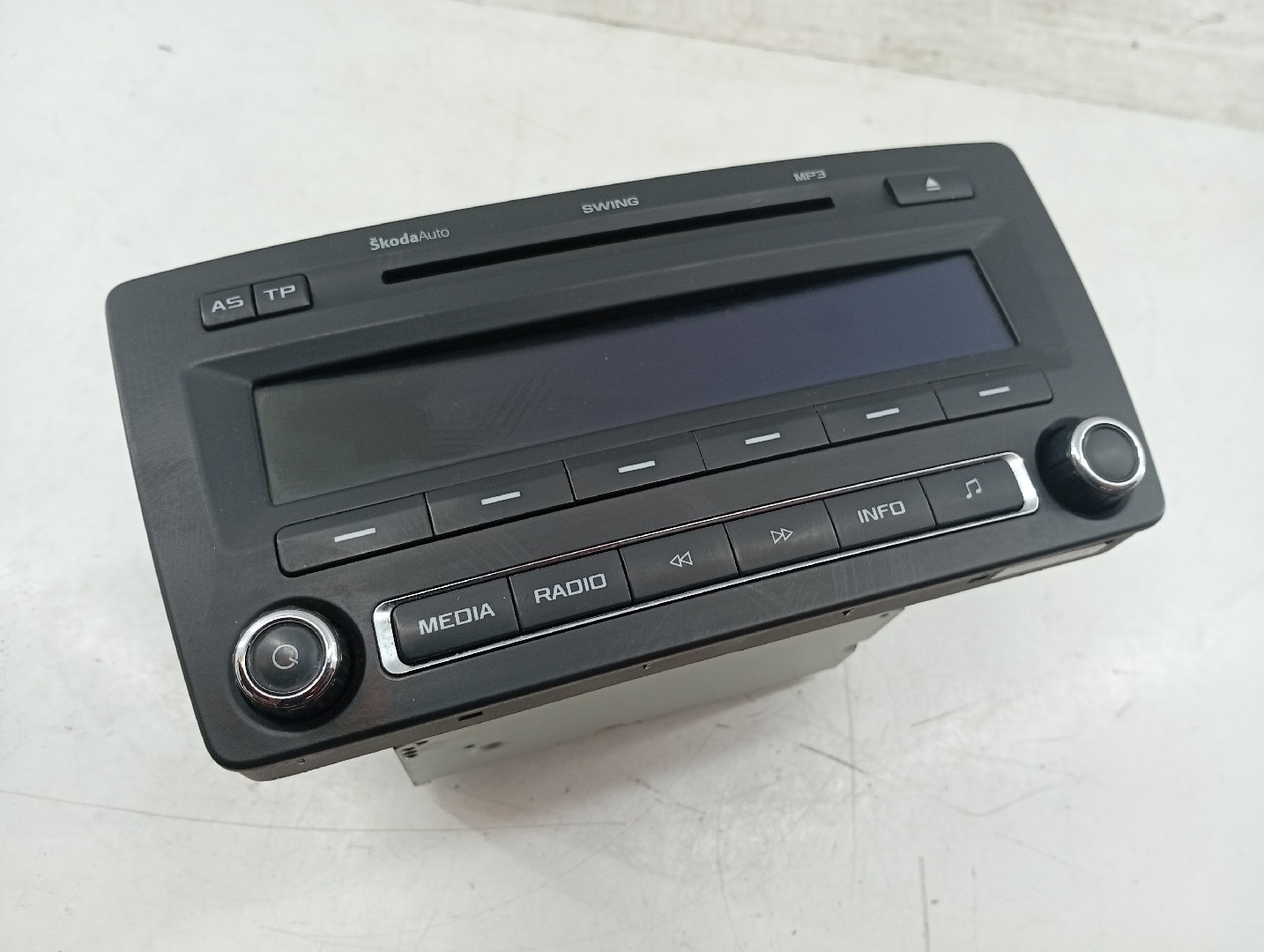 Auto-Rádio SKODA OCTAVIA II (1Z3) | 04 - 13 Imagem-6