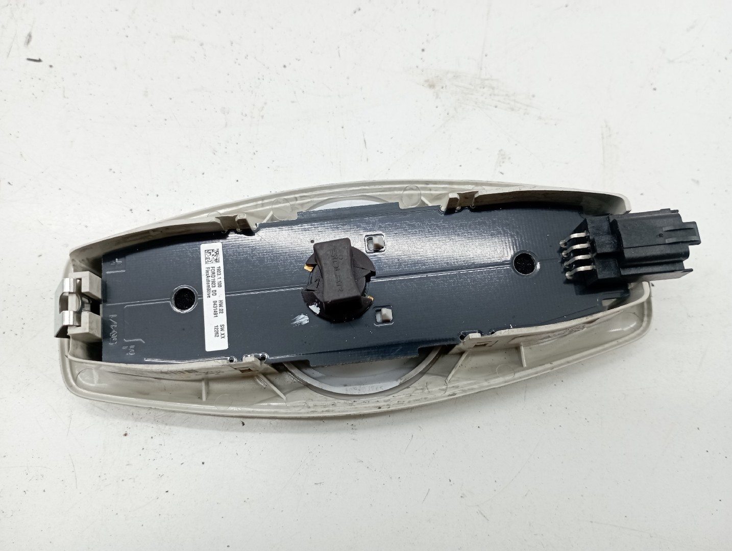 Luz interior FORD FOCUS III Caixa/Hatchback | 11 -  Imagem-2