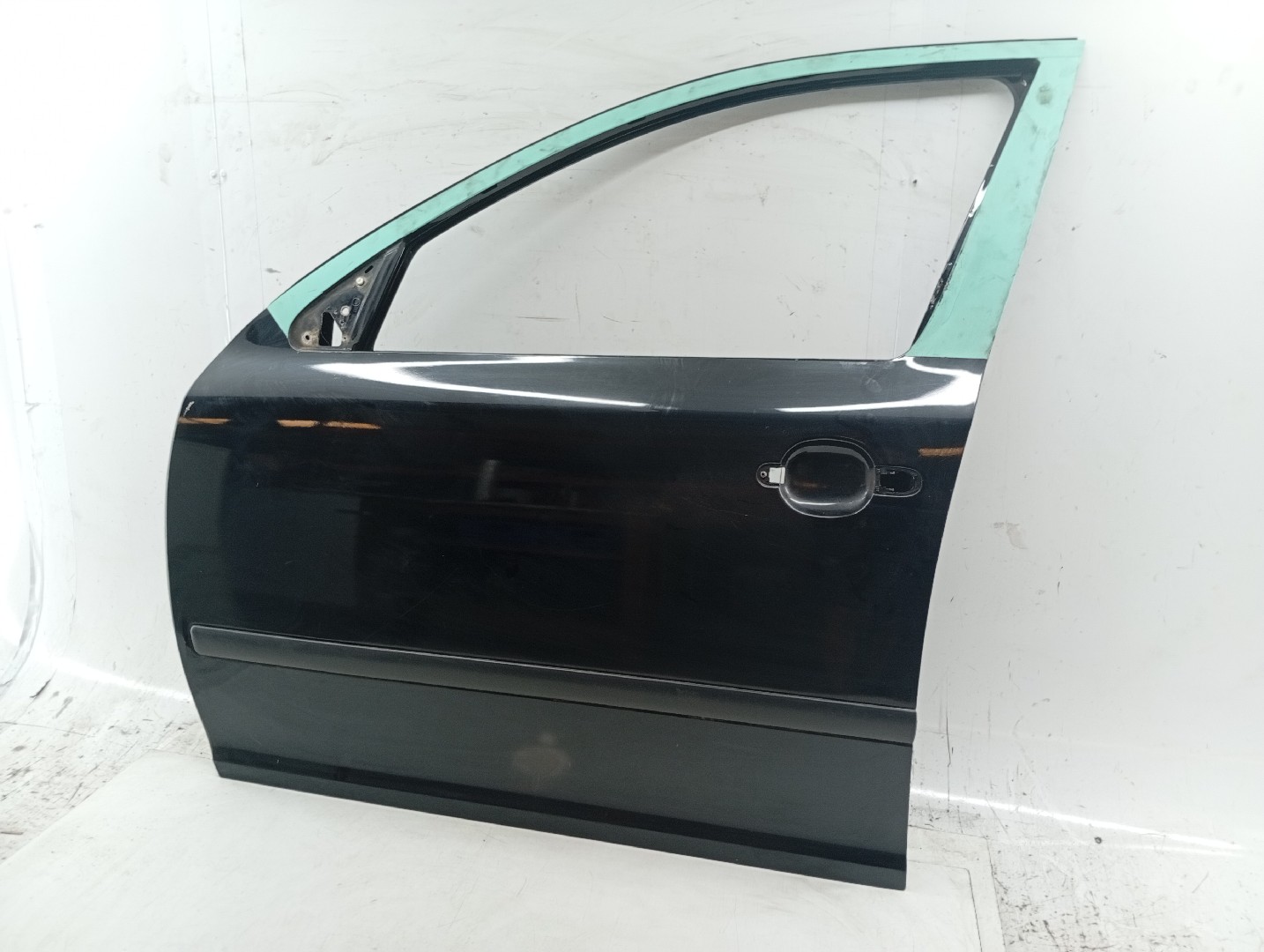 Puerta Delantera Izq SKODA OCTAVIA II (1Z3) | 04 - 13 Imagem-1