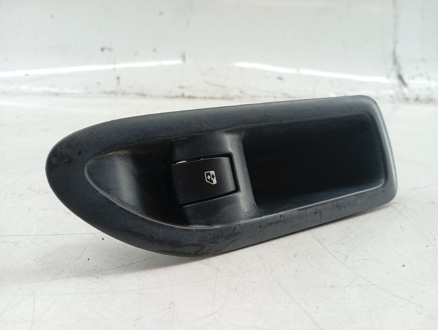 Comutador de vidro traseiro direito RENAULT LAGUNA II Grandtour (KG0/1_) | 01 - 07