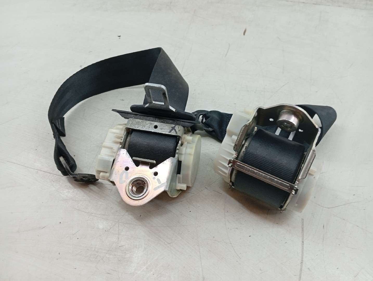 Cintos traseiros SEAT IBIZA IV (6J5, 6P1) | 08 - 17 Imagem-2