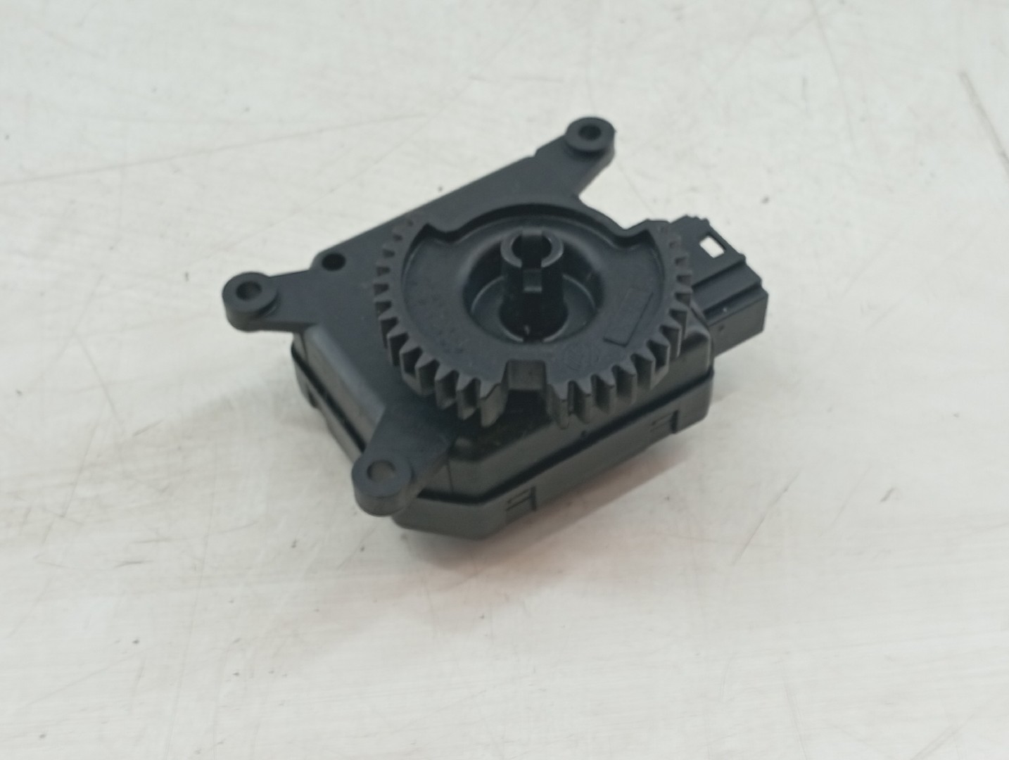 Motores atuadores de sofagem SEAT IBIZA IV (6J5, 6P1) | 08 - 17