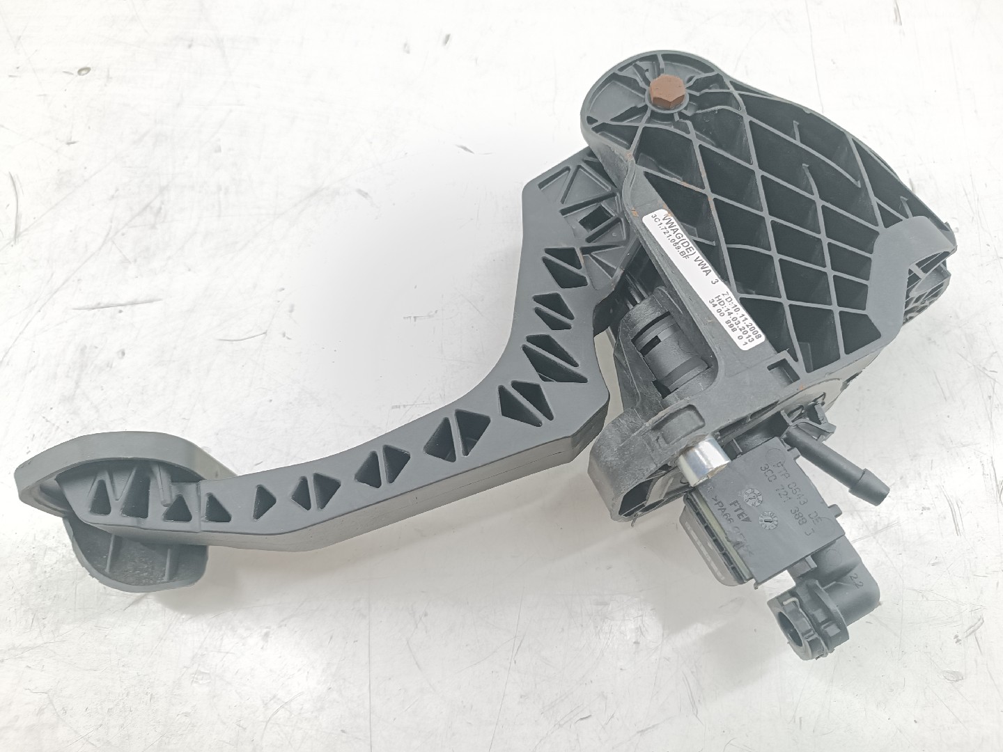 Pedal de embraiagem VOLKSWAGEN TIGUAN (5N_) | 07 - 18