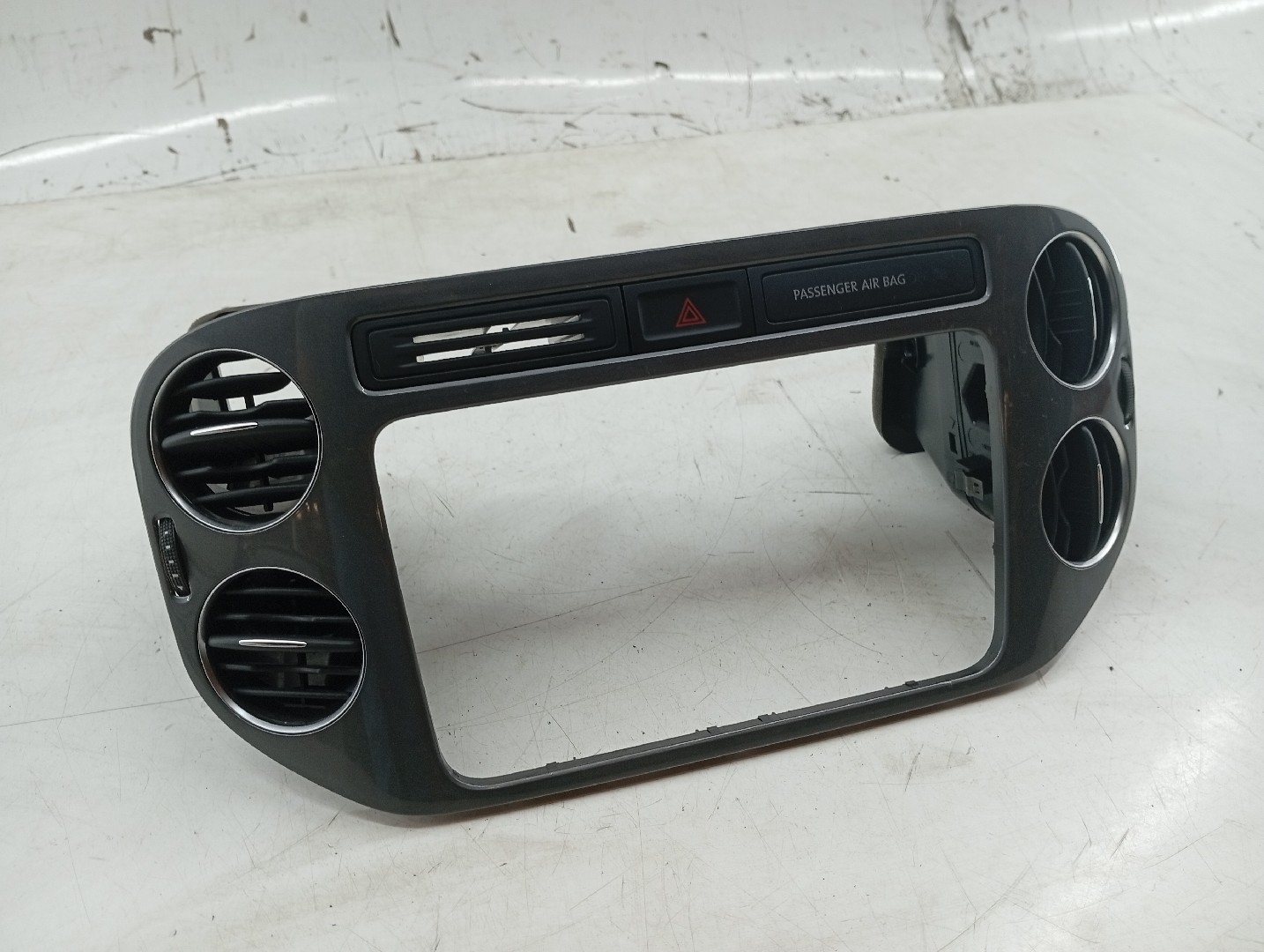 Moldura Consola Central VOLKSWAGEN TIGUAN (5N_) | 07 - 18