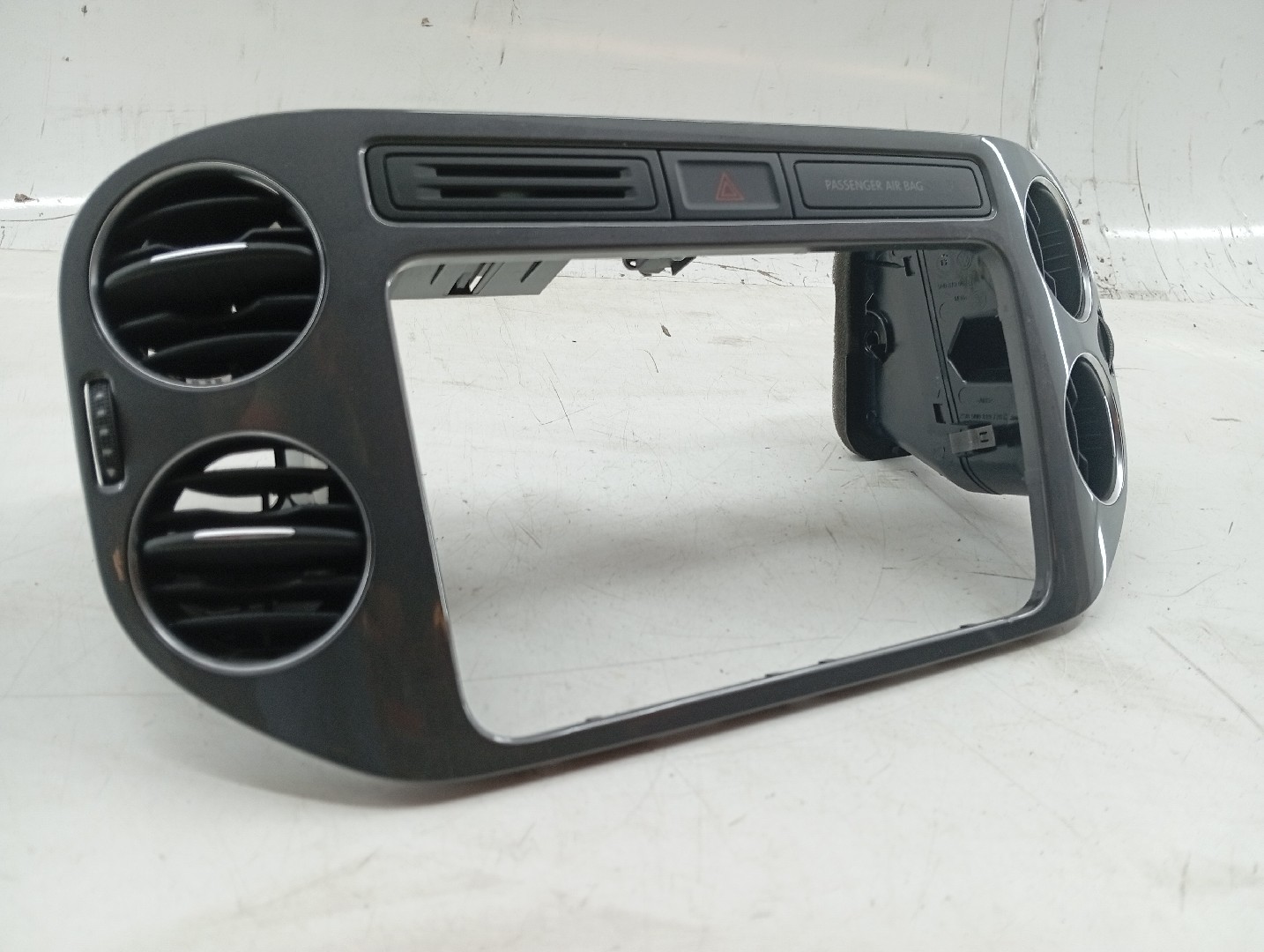 Moldura Consola Central VOLKSWAGEN TIGUAN (5N_) | 07 - 18 Imagem-2