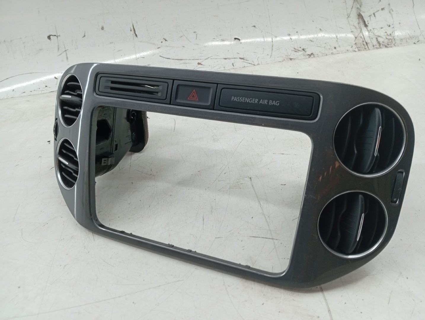 Moldura Consola Central VOLKSWAGEN TIGUAN (5N_) | 07 - 18 Imagem-6