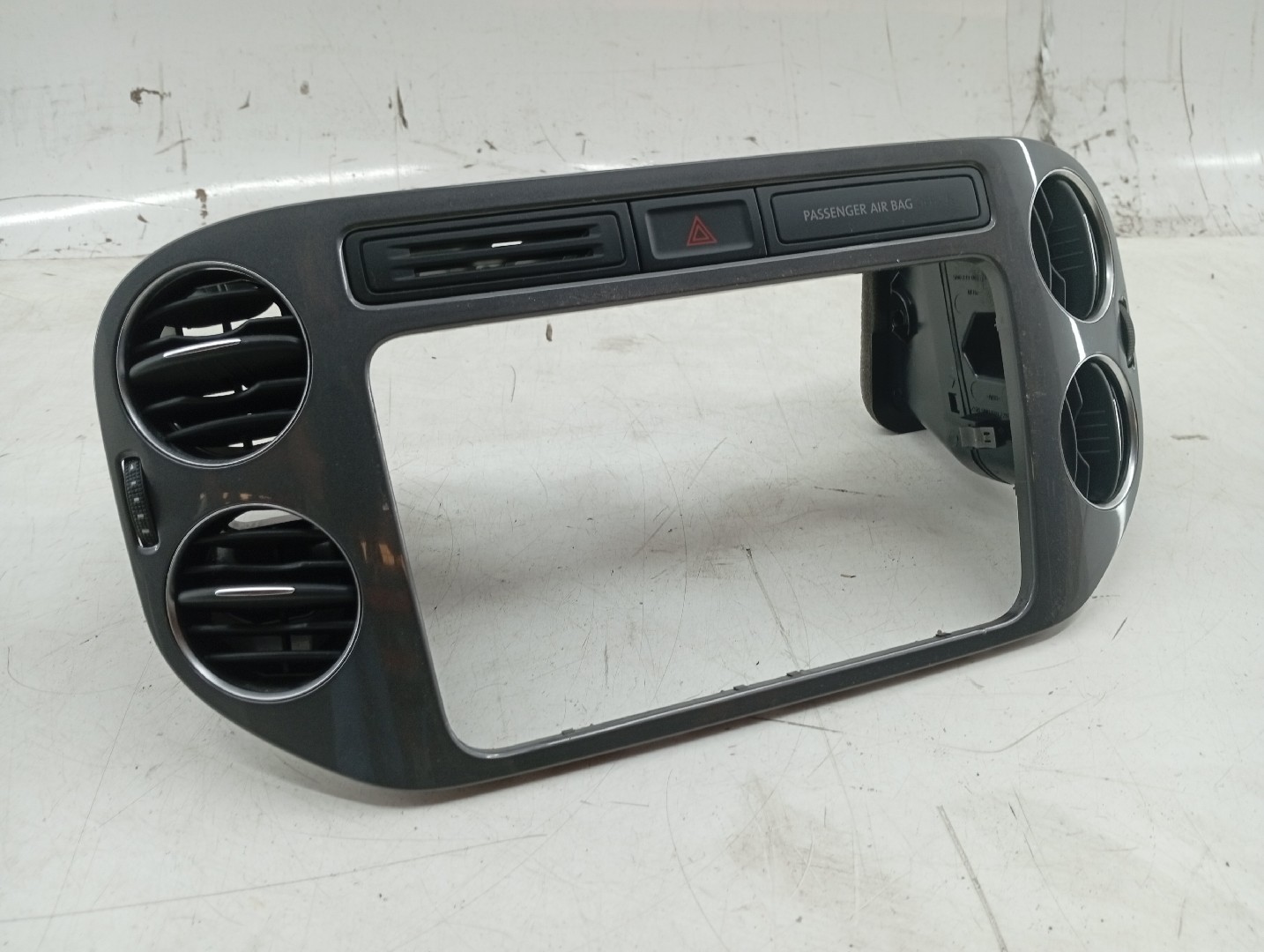 Moldura Consola Central VOLKSWAGEN TIGUAN (5N_) | 07 - 18 Imagem-5