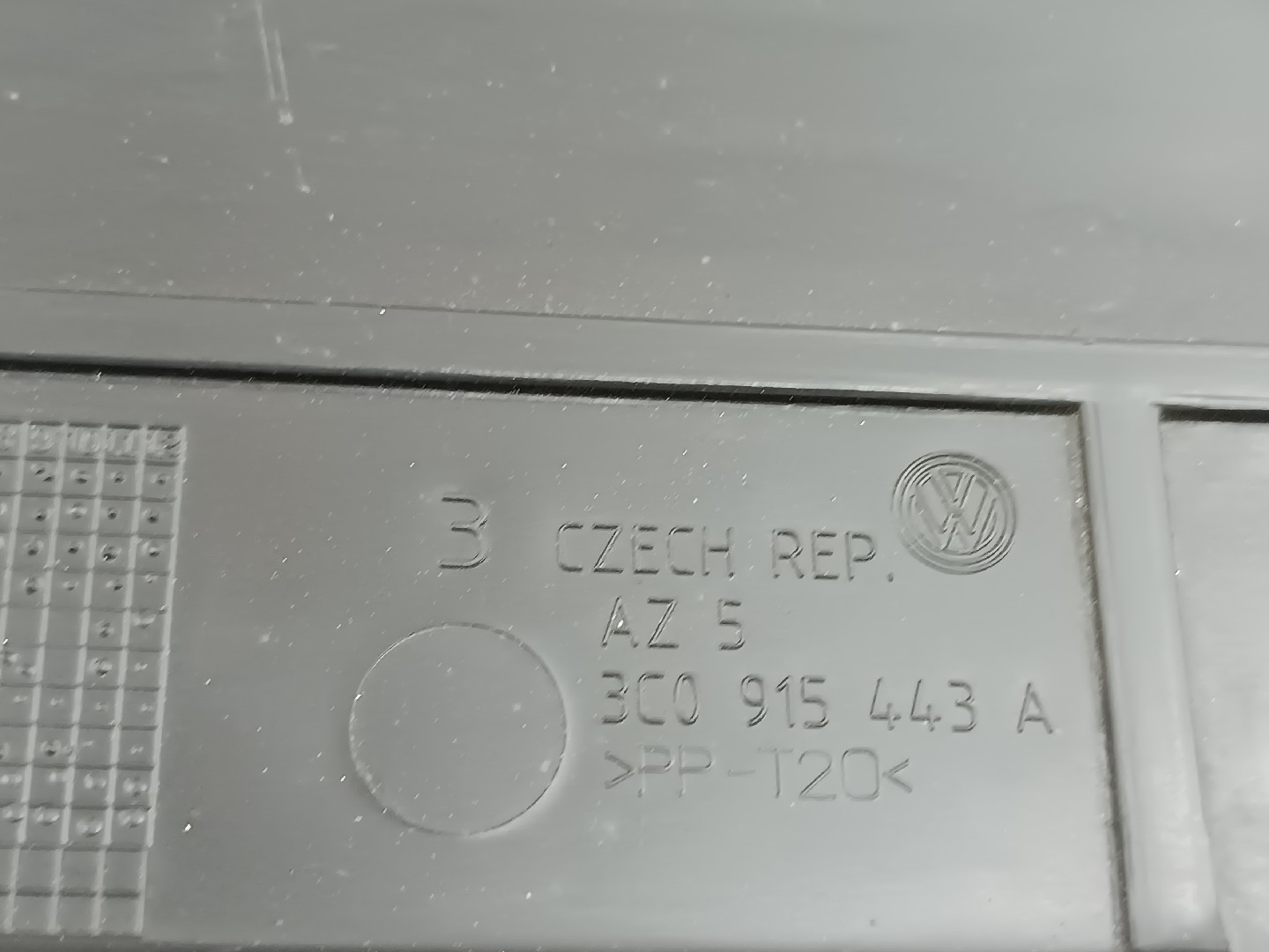 Tampa de bateria VOLKSWAGEN TIGUAN (5N_) | 07 - 18 Imagem-1