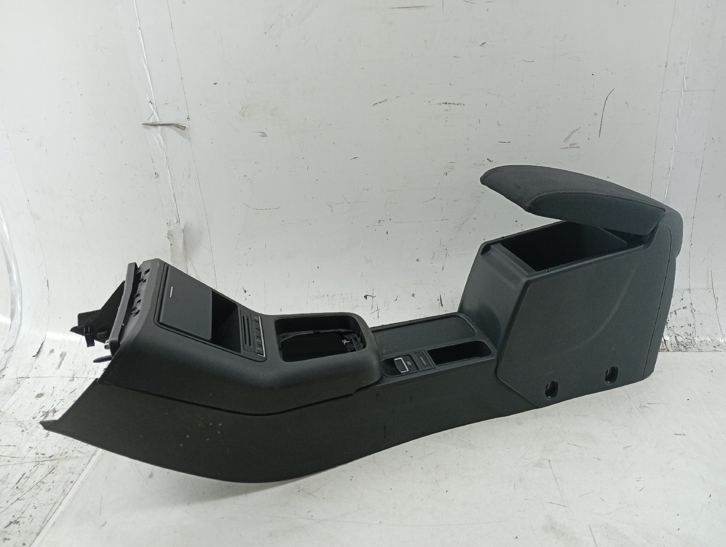 Consola de apoio de braço VOLKSWAGEN TIGUAN (5N_) | 07 - 18