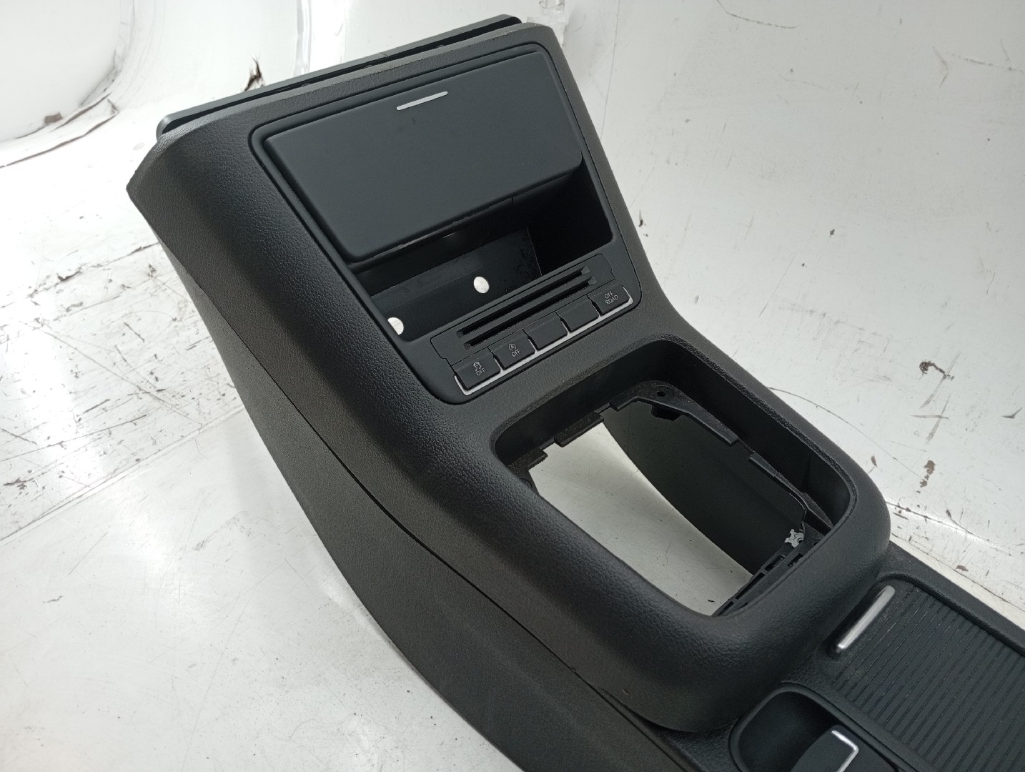 Consola de apoio de braço VOLKSWAGEN TIGUAN (5N_) | 07 - 18 Imagem-2