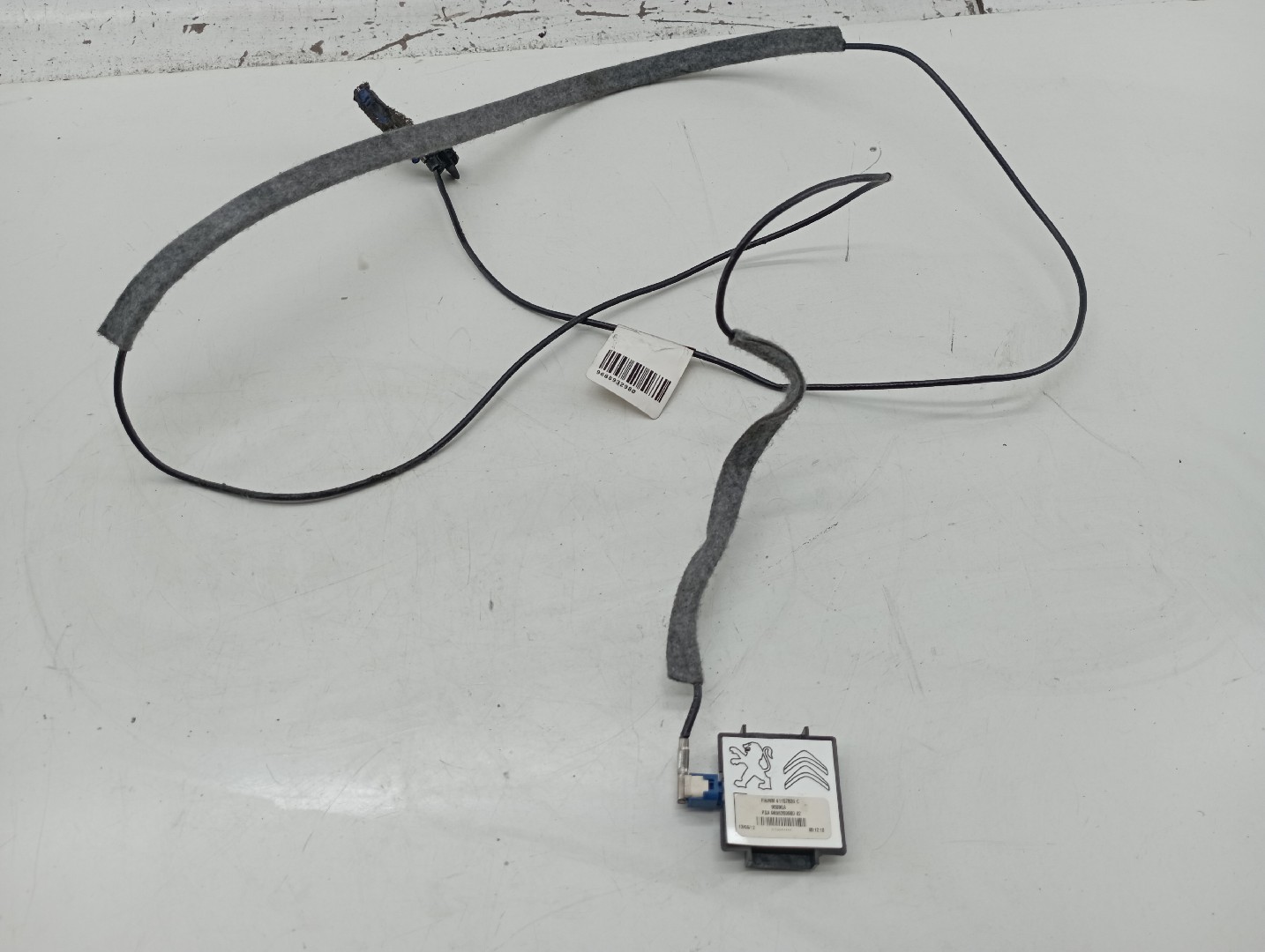 Amplificador de antena PEUGEOT 508 SW I (8E_) | 10 - 18 Imagem-1