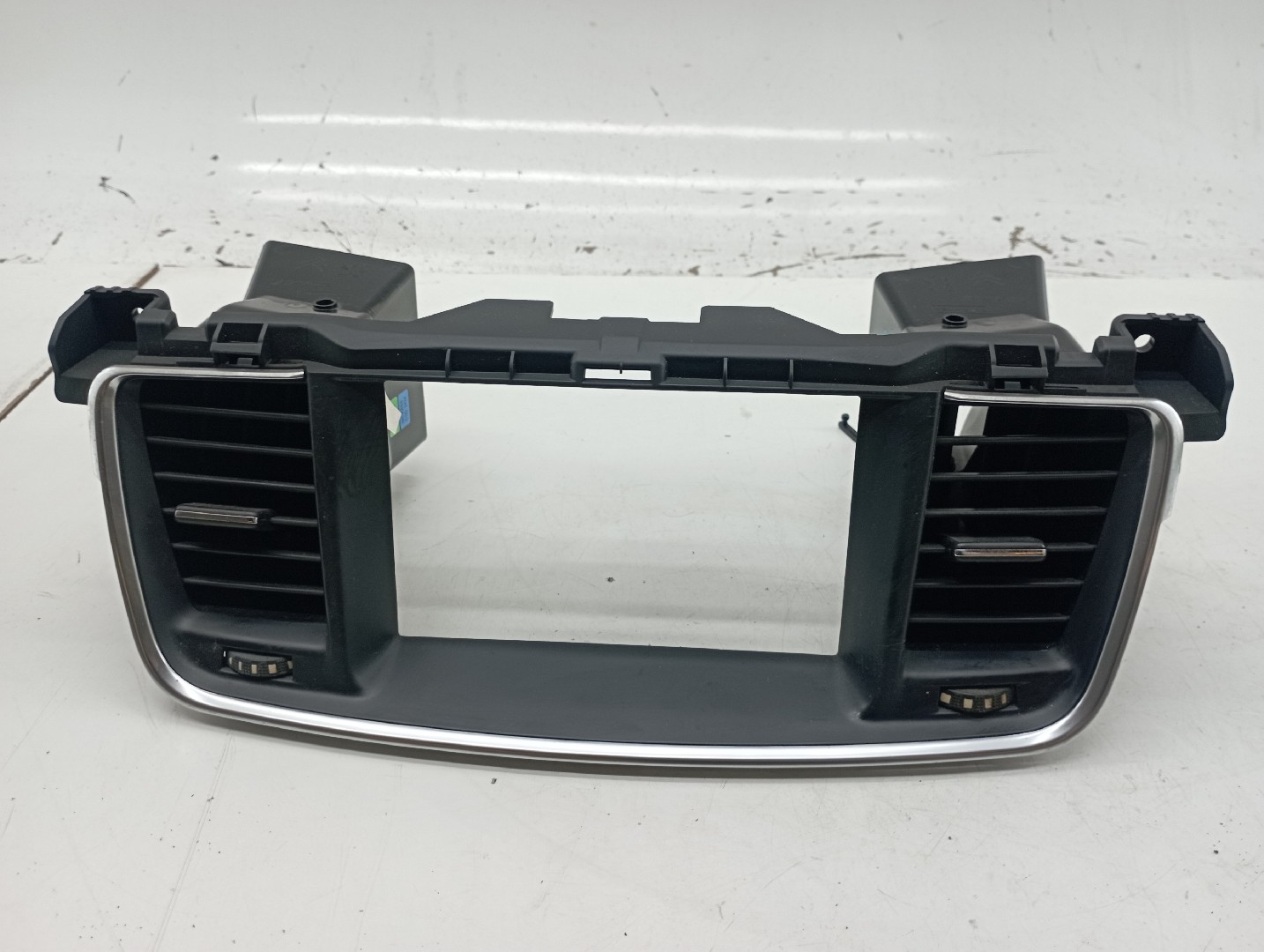 Difusor de ar central PEUGEOT 508 SW I (8E_) | 10 - 18