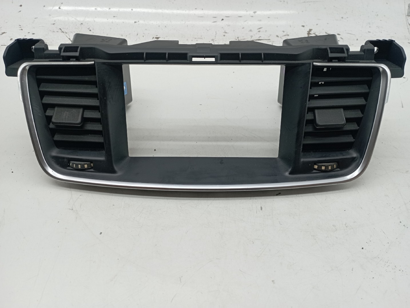 Difusor de ar central PEUGEOT 508 SW I (8E_) | 10 - 18 Imagem-6