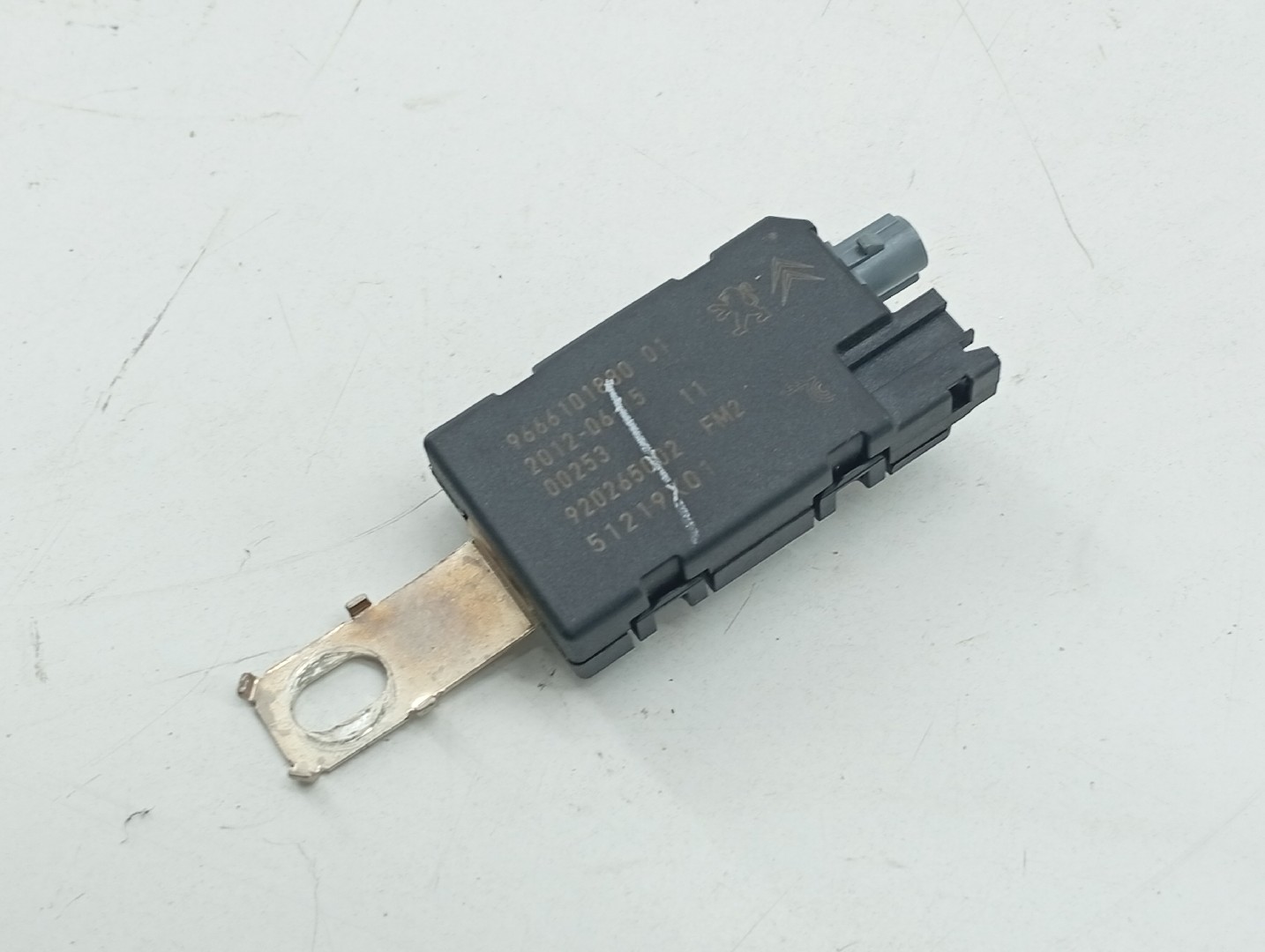 Amplificador de antena PEUGEOT 508 SW I (8E_) | 10 - 18 Imagem-4