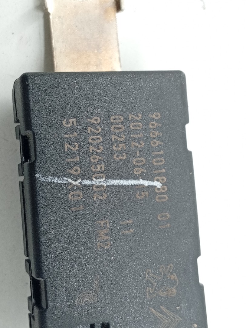 Amplificador de antena PEUGEOT 508 SW I (8E_) | 10 - 18 Imagem-2