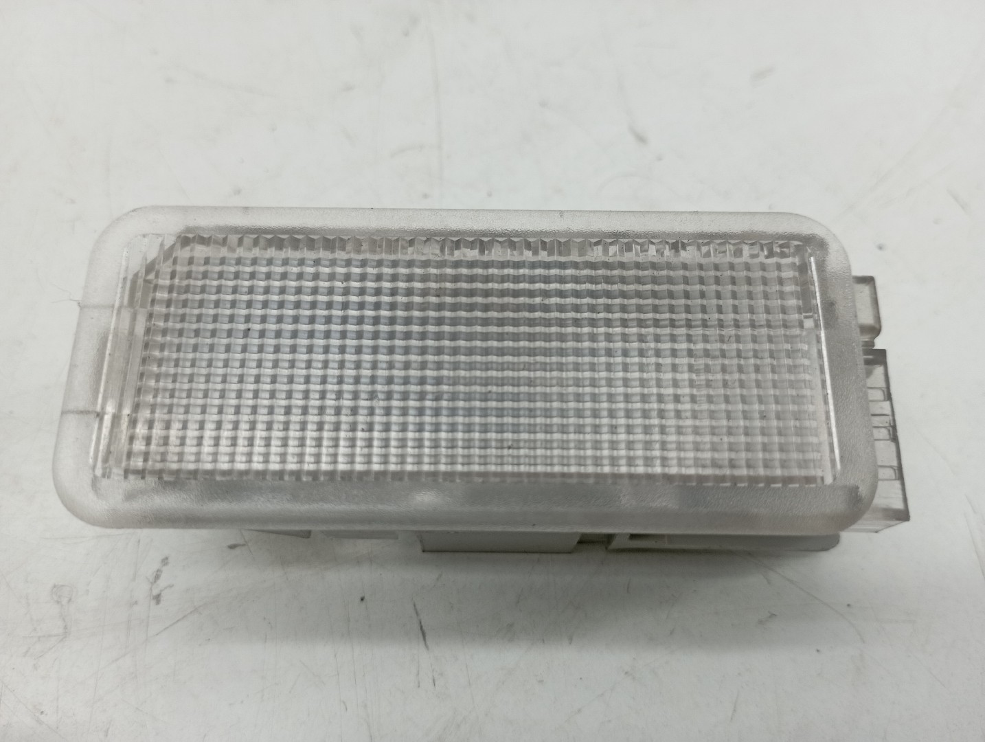 Luz de cortesia PEUGEOT 508 SW I (8E_) | 10 - 18