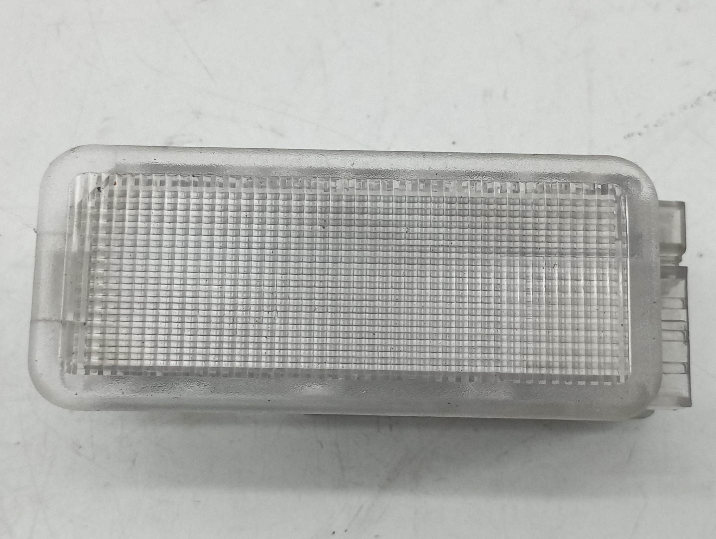 Luz de cortesia PEUGEOT 508 SW I (8E_) | 10 - 18 Imagem-4