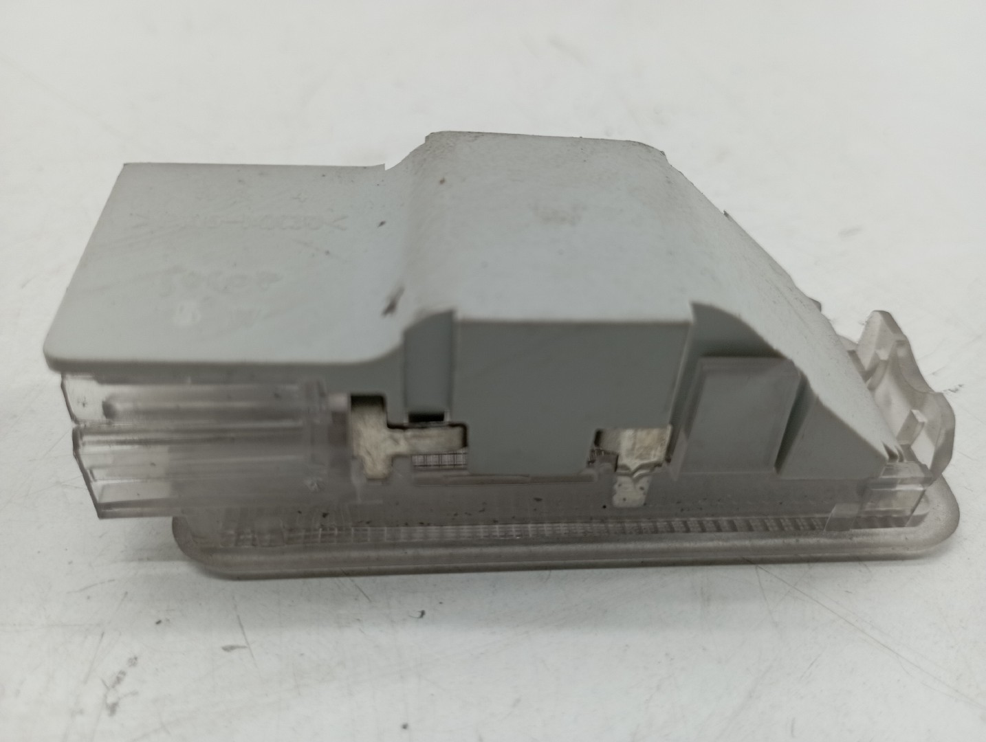 Luz de cortesia PEUGEOT 508 SW I (8E_) | 10 - 18 Imagem-3