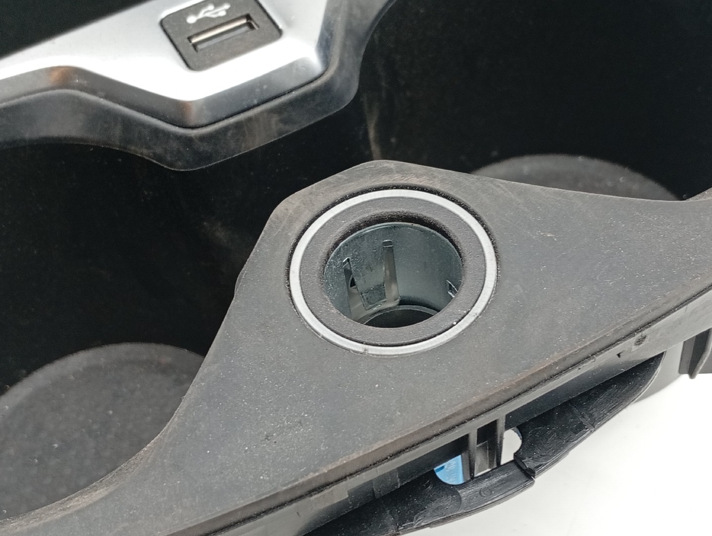 Porta copos BMW 1 (F40) | 19 -  Imagem-7