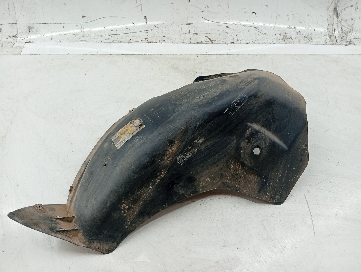 Cava de Roda Traseira Esquerda RENAULT CLIO II (BB_, CB_) | 98 - 