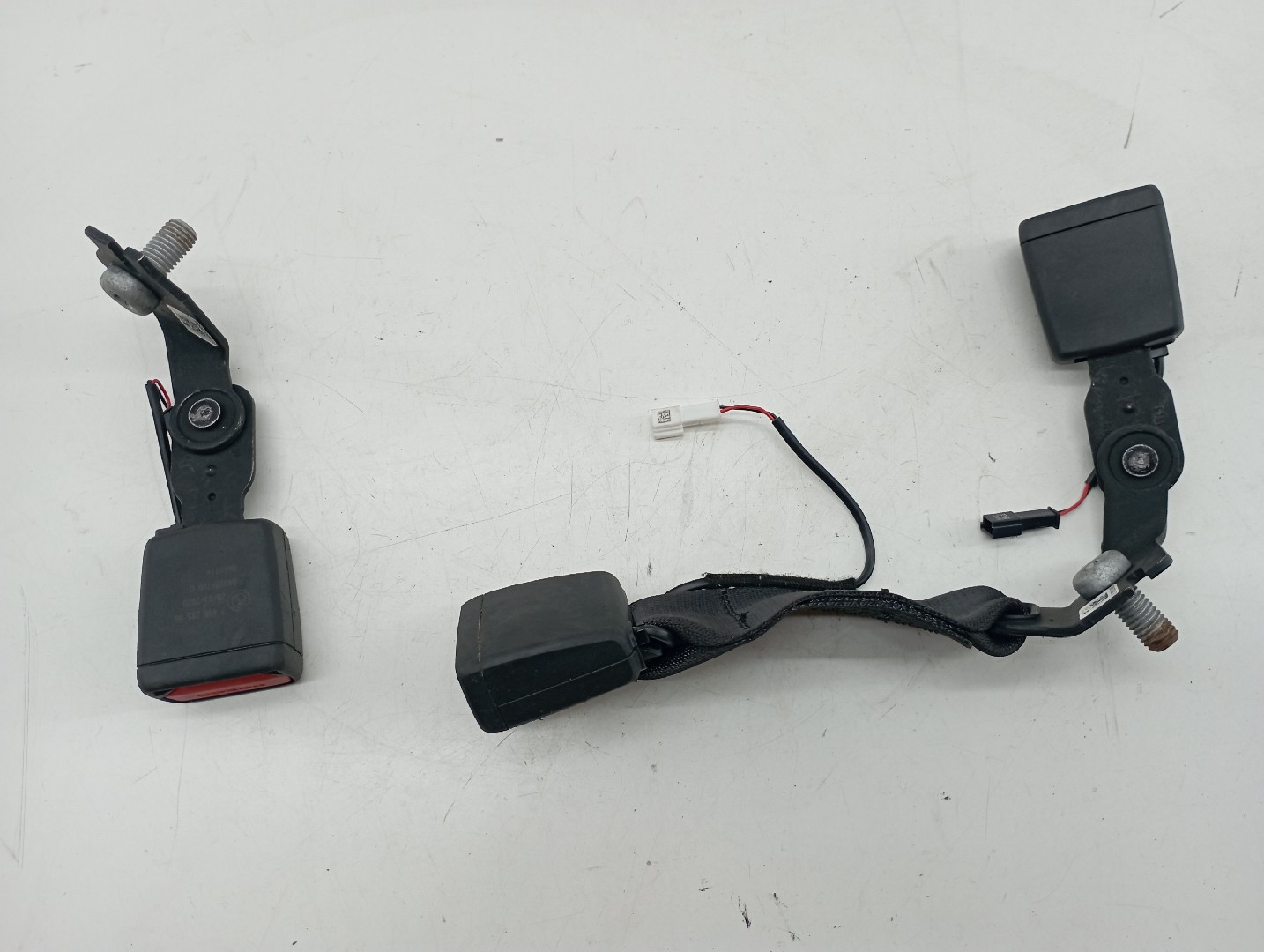 Encaixe cinto traseiro BMW 1 (F40) | 19 -  Imagem-1