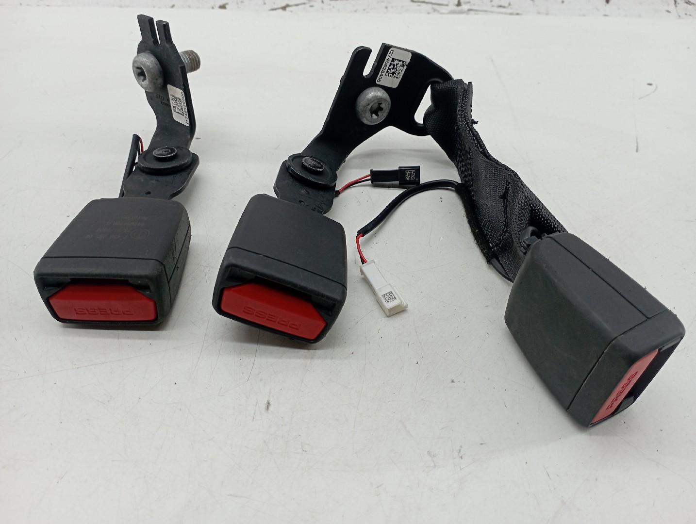 Encaixe cinto traseiro BMW 1 (F40) | 19 - 