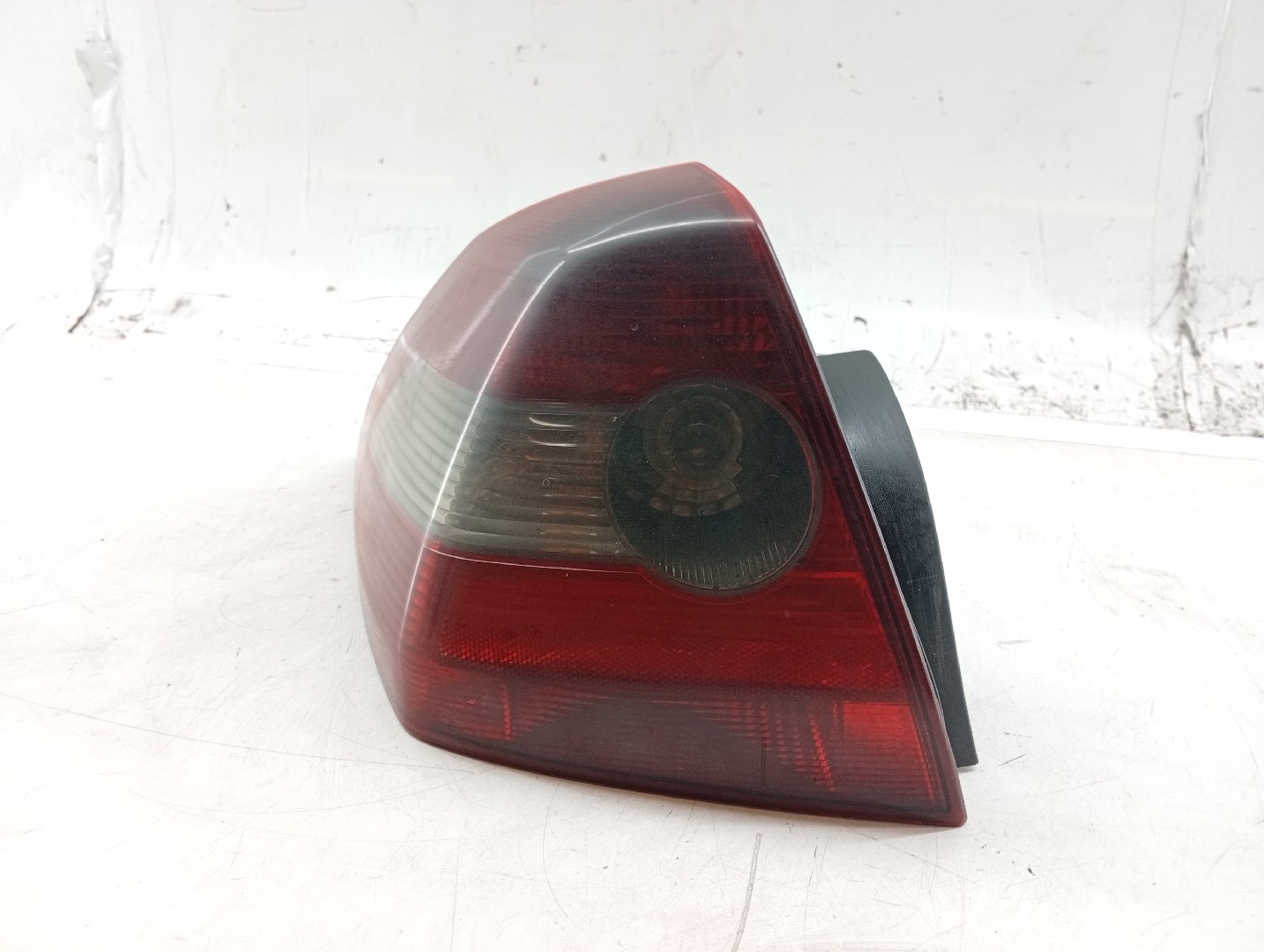 Farolim Stop Esquerdo RENAULT MEGANE II três volumes (LM0/1_) | 03 -  Imagem-1