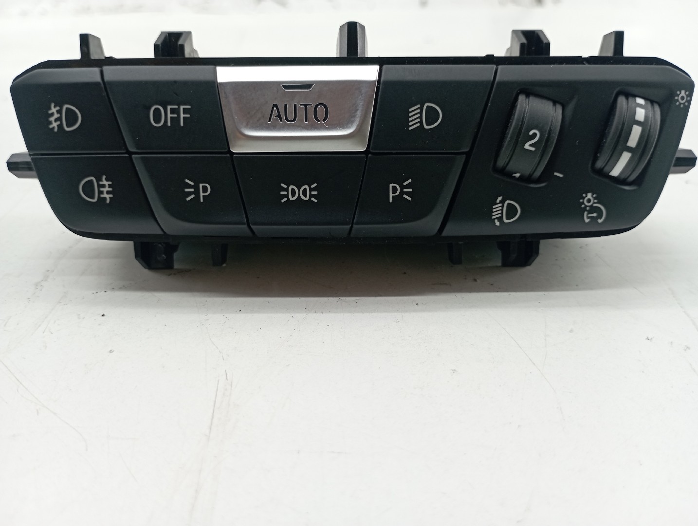 Regulador de luzes BMW 1 (F40) | 19 -  Imagem-1
