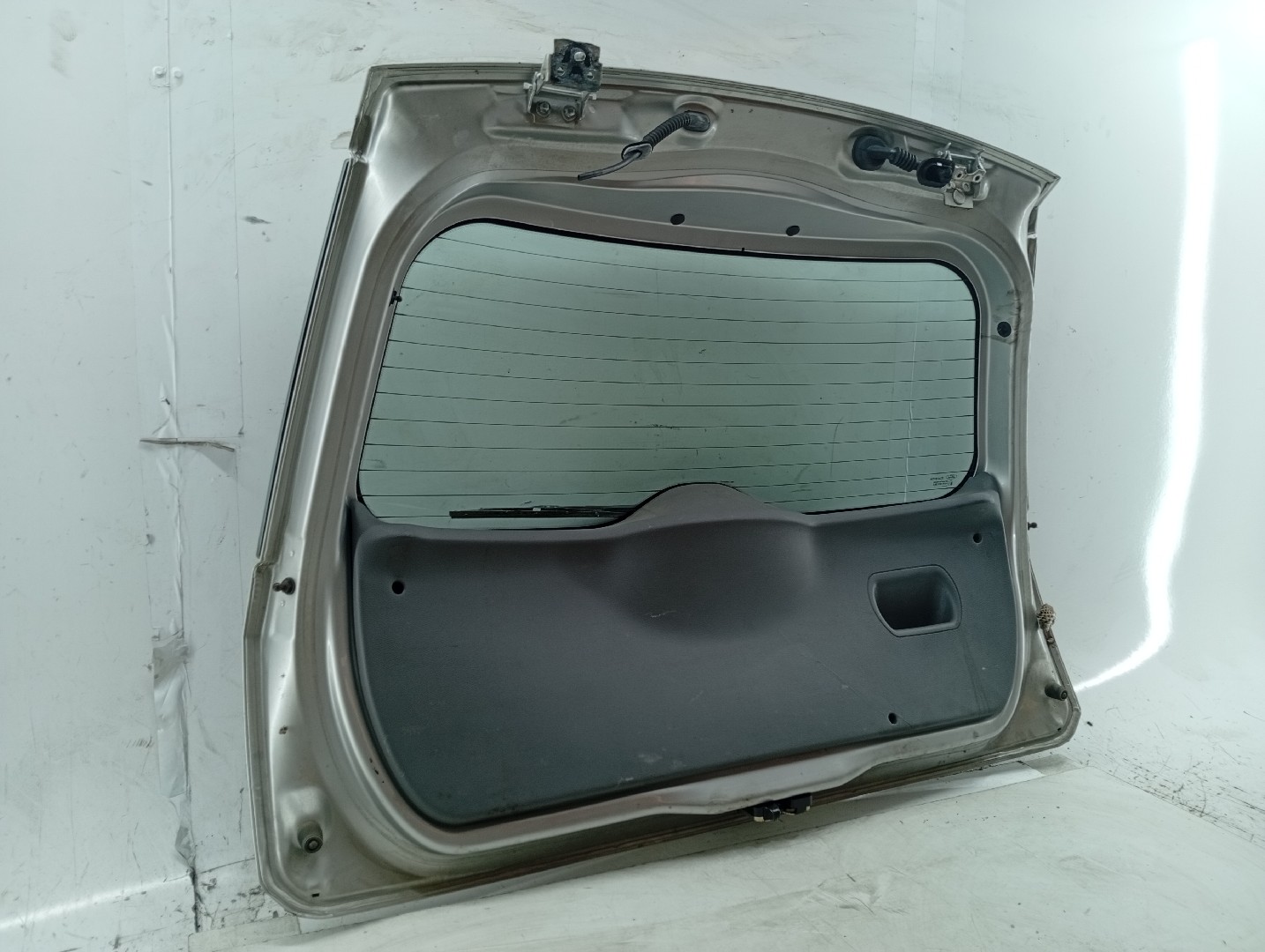 Porta de mala FORD FIESTA V (JH_, JD_) | 01 - 14 Imagem-4