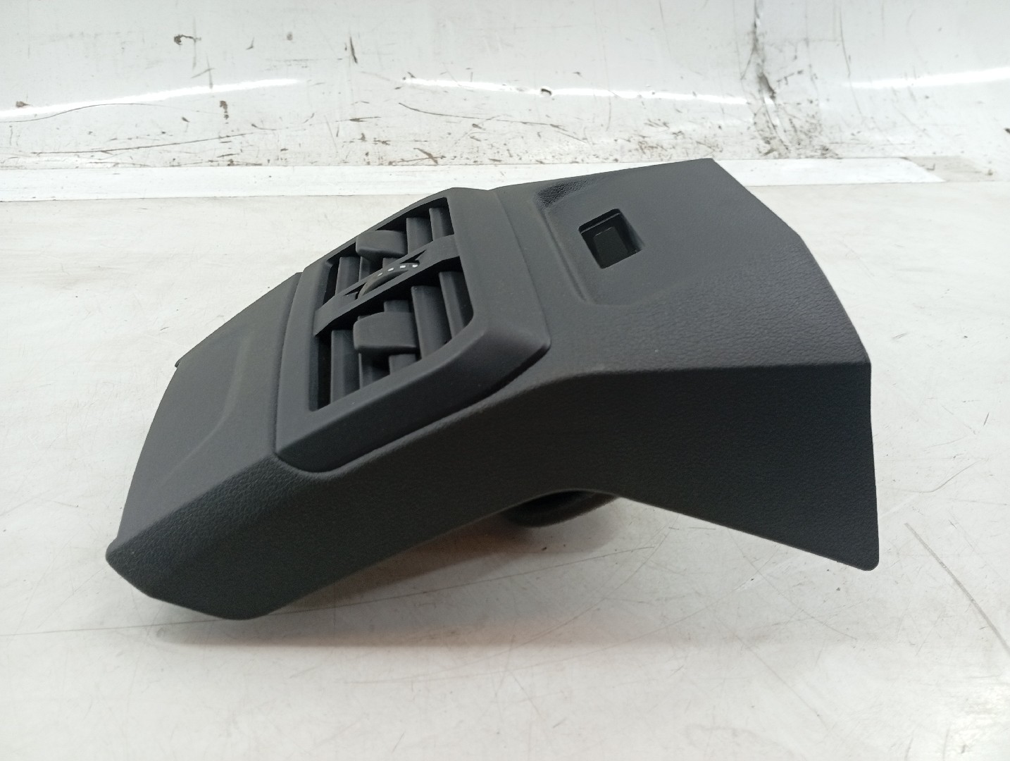Difusor de ar BMW 1 (F40) | 19 -  Imagem-2