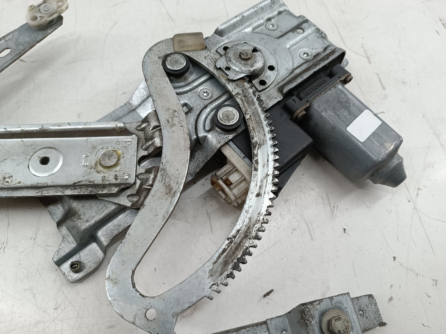 Motor e elevador de vidro frente direito OPEL CORSA B (S93) | 93 - 02 Imagem-4