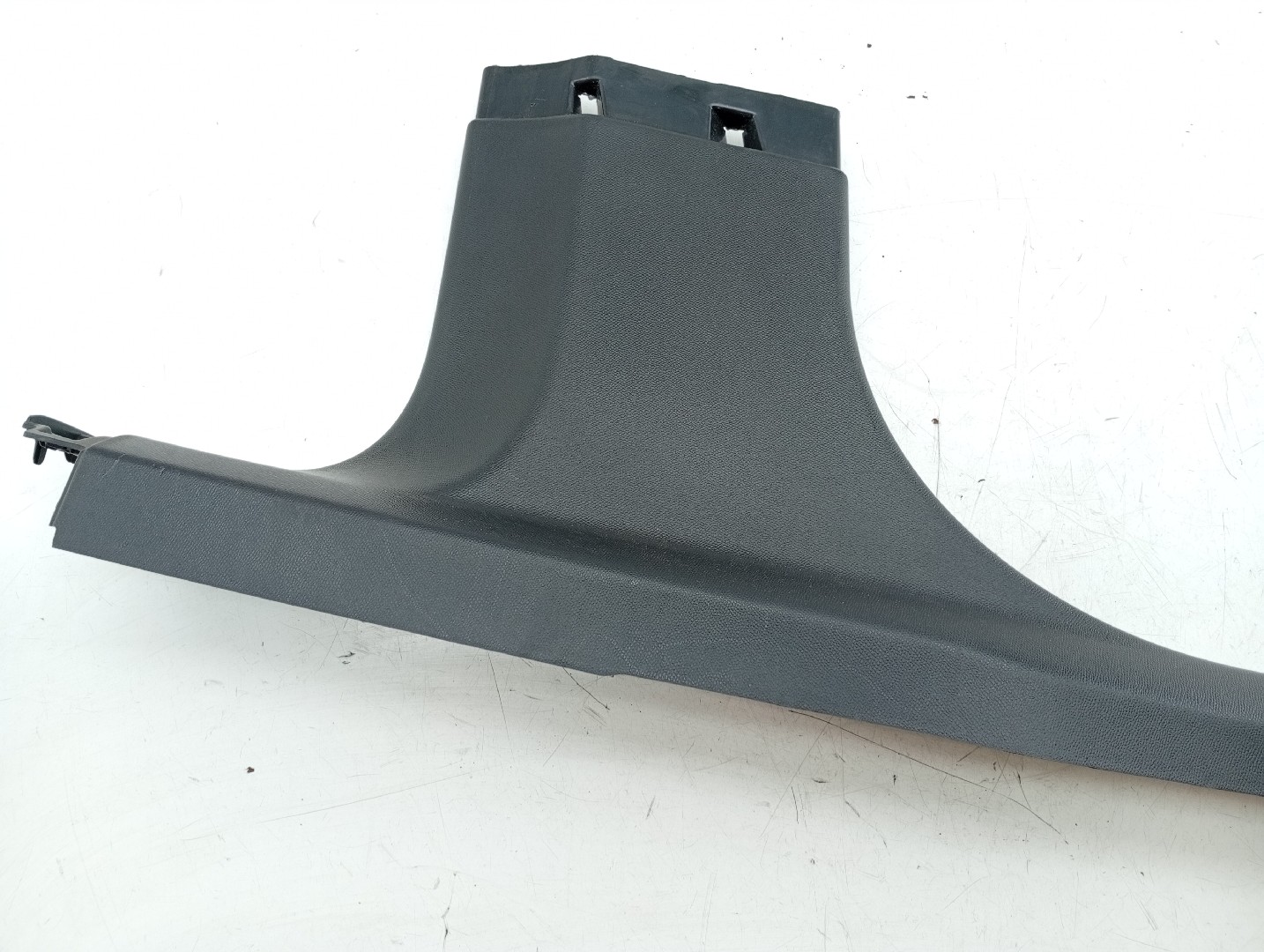Moldura de pilar B esquerda PEUGEOT 2008 II (U_) | 19 - 