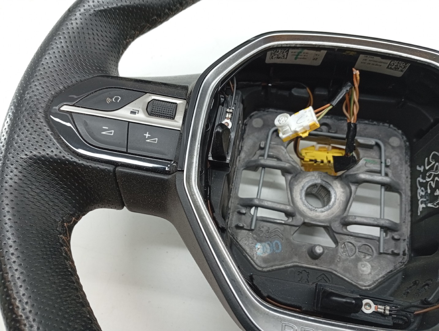 steering wheel PEUGEOT 3008 SUV (M_) | 16 -  Imagem-1