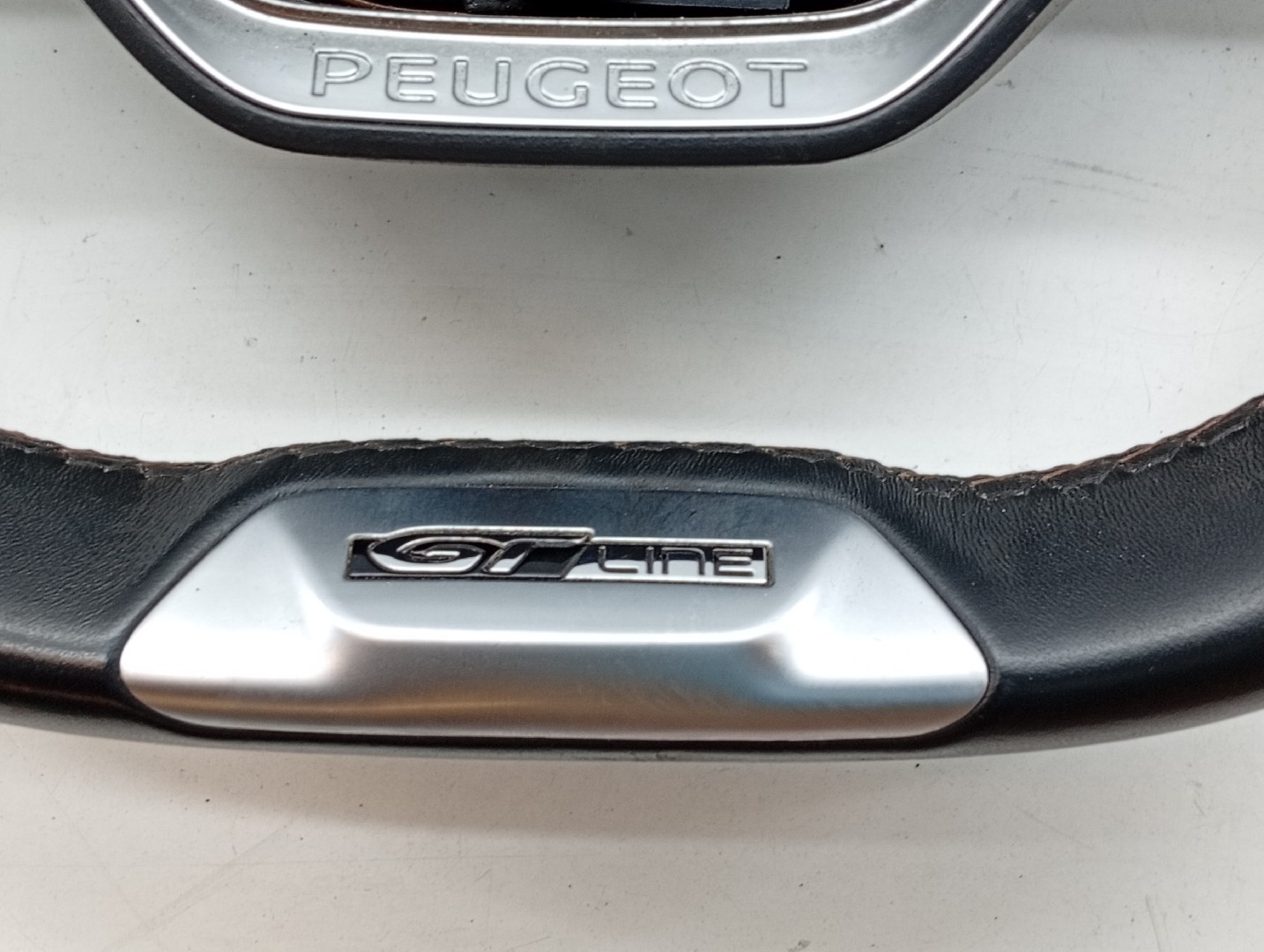 steering wheel PEUGEOT 3008 SUV (M_) | 16 -  Imagem-4