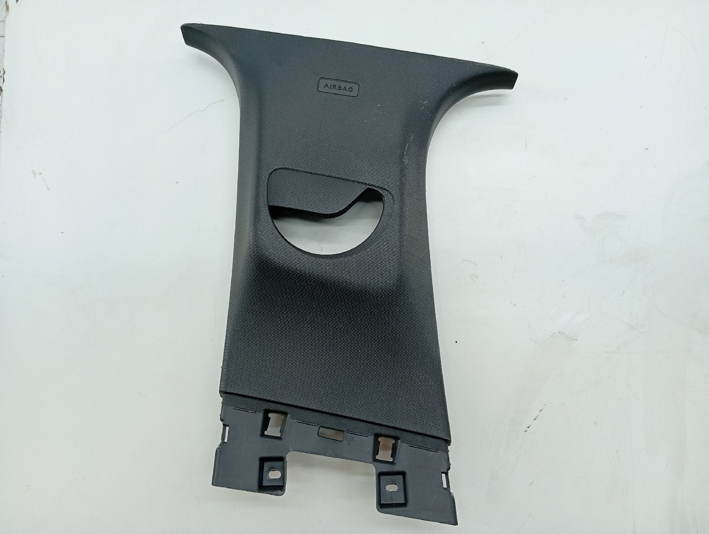 Moldura de pilar B esquerda PEUGEOT 2008 II (U_) | 19 - 