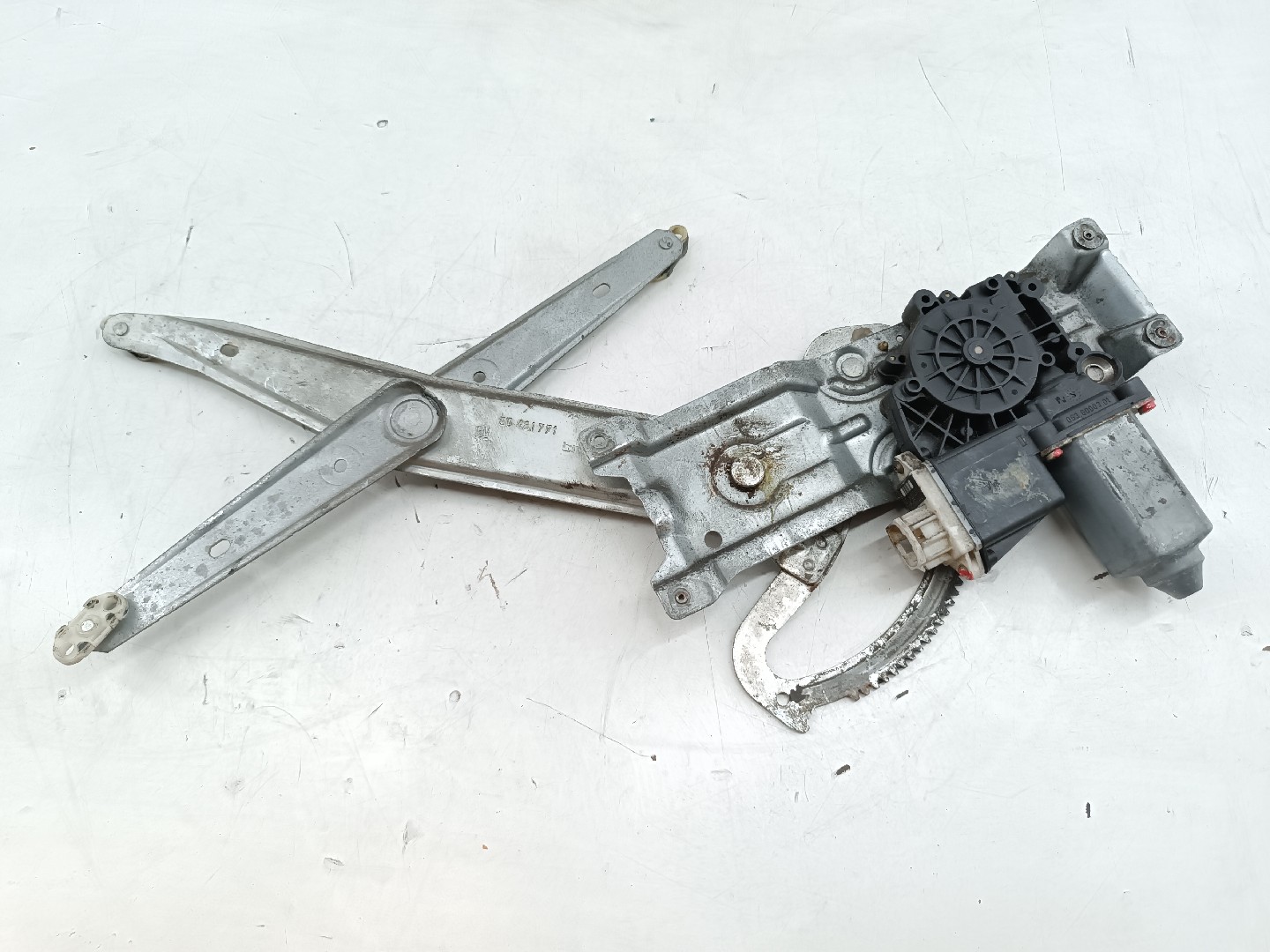 Motor e elevador de vidro frente esquerdo OPEL CORSA B (S93) | 93 - 02