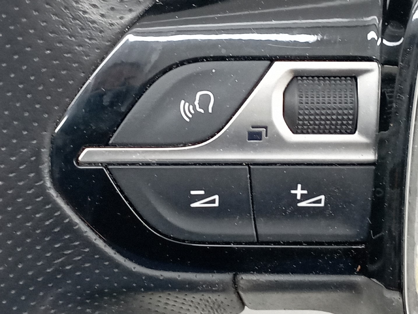 Volante PEUGEOT 2008 II (U_) | 19 -  Imagem-2
