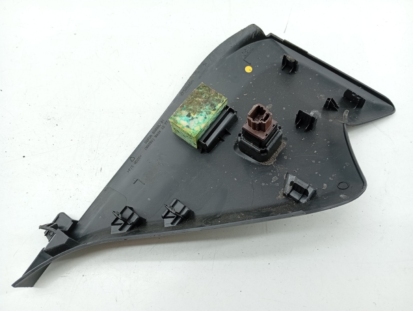 Capa lateral de tablier PEUGEOT 2008 II (U_) | 19 -  Imagem-1