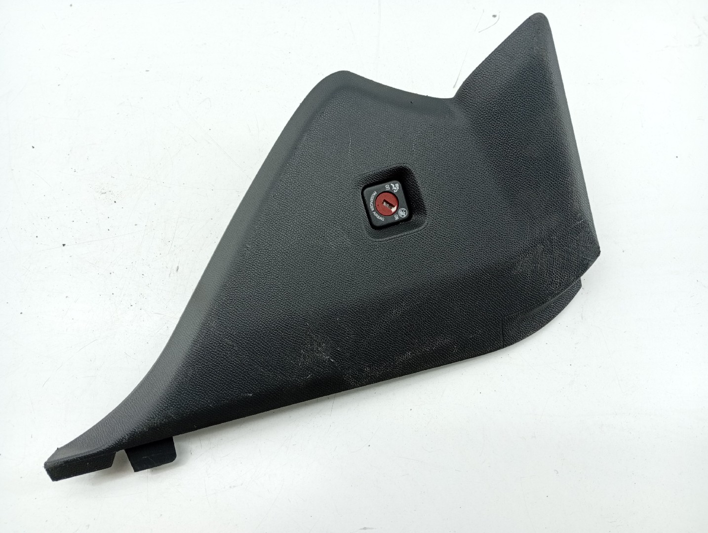 Capa lateral de tablier PEUGEOT 2008 II (U_) | 19 - 
