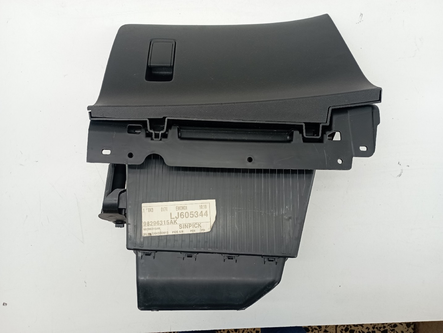 Porta luvas PEUGEOT 2008 II (U_) | 19 - 