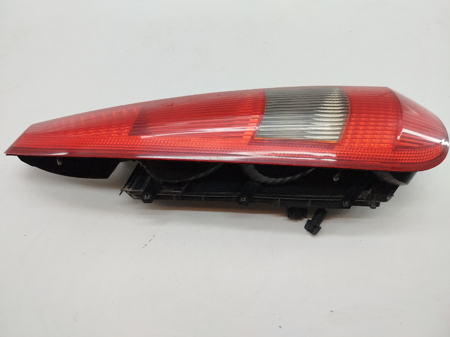 Farolim Stop Esquerdo FORD FIESTA V (JH_, JD_) | 01 - 14 Imagem-1