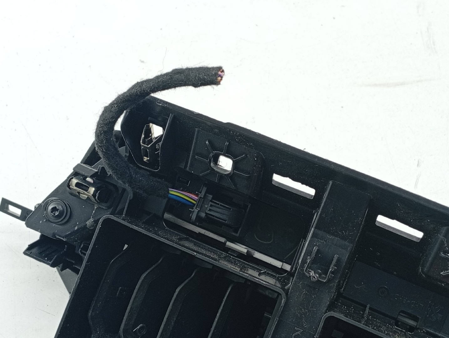 Conjunto de botões do tablier PEUGEOT 208 II (UB_, UP_, UW_, UJ_) | 19 -  Imagem-3