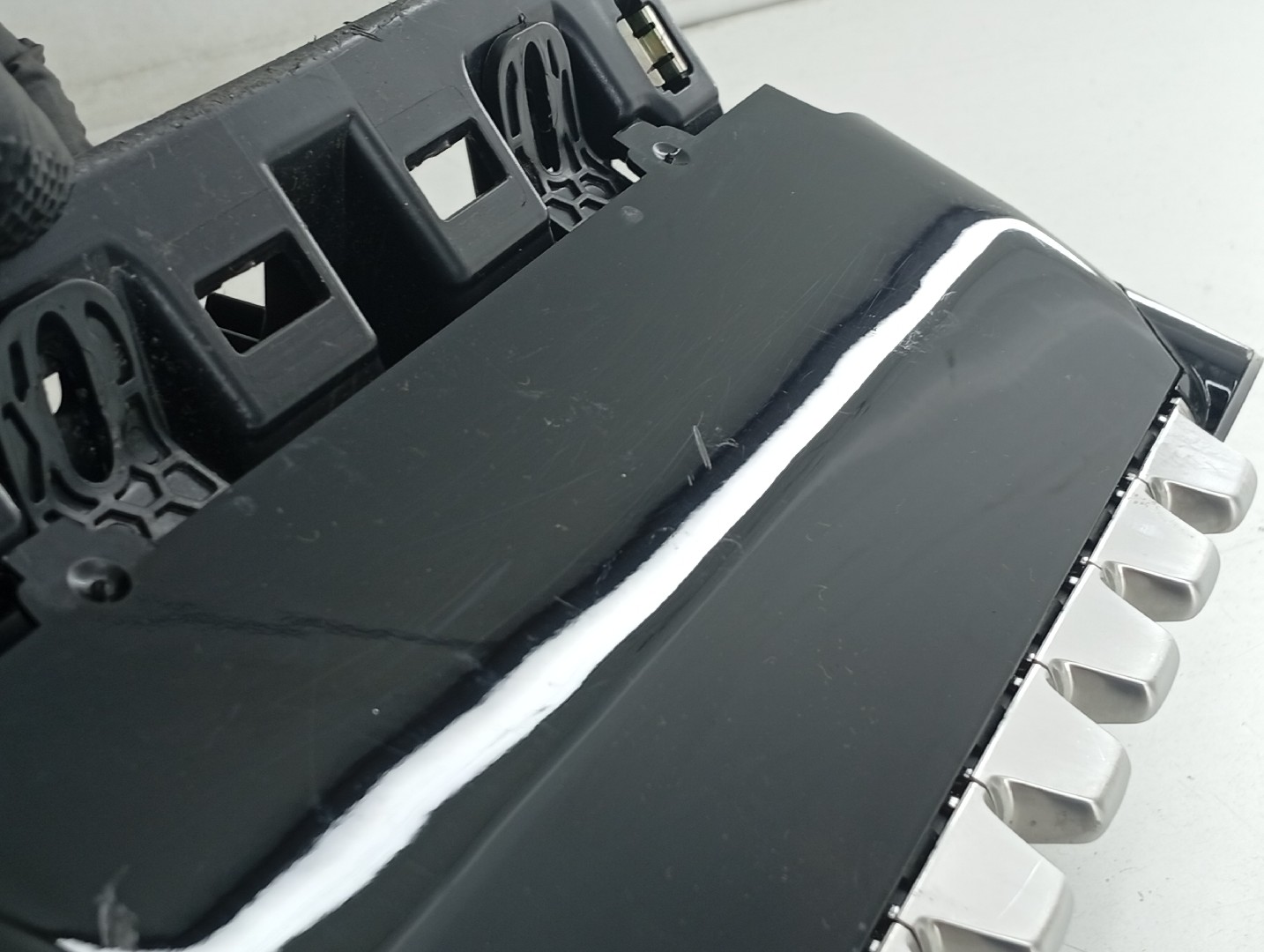 Conjunto de botões do tablier PEUGEOT 208 II (UB_, UP_, UW_, UJ_) | 19 -  Imagem-9
