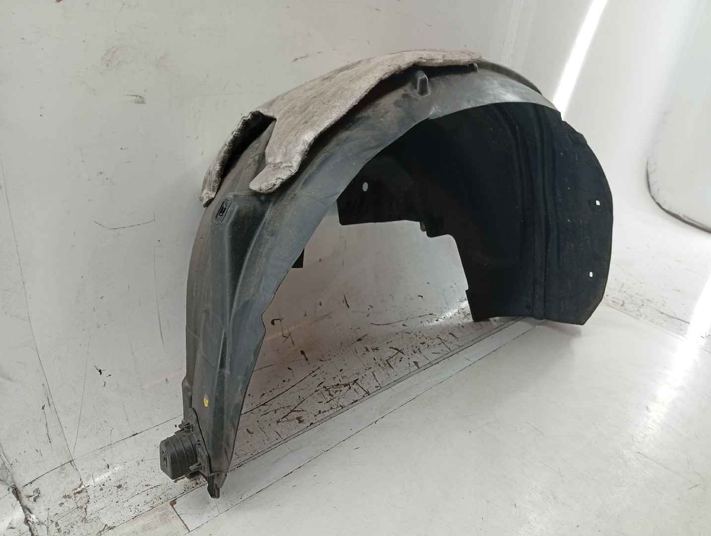 Cava de Roda Traseira Esquerda PEUGEOT 2008 II (U_) | 19 -  Imagem-4