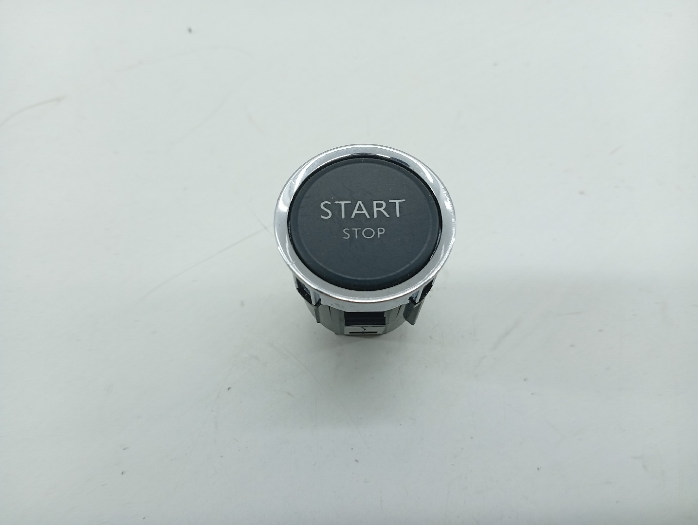 Botão Start/Stop PEUGEOT 508 II (FB_, FH_, F3_) | 18 - 