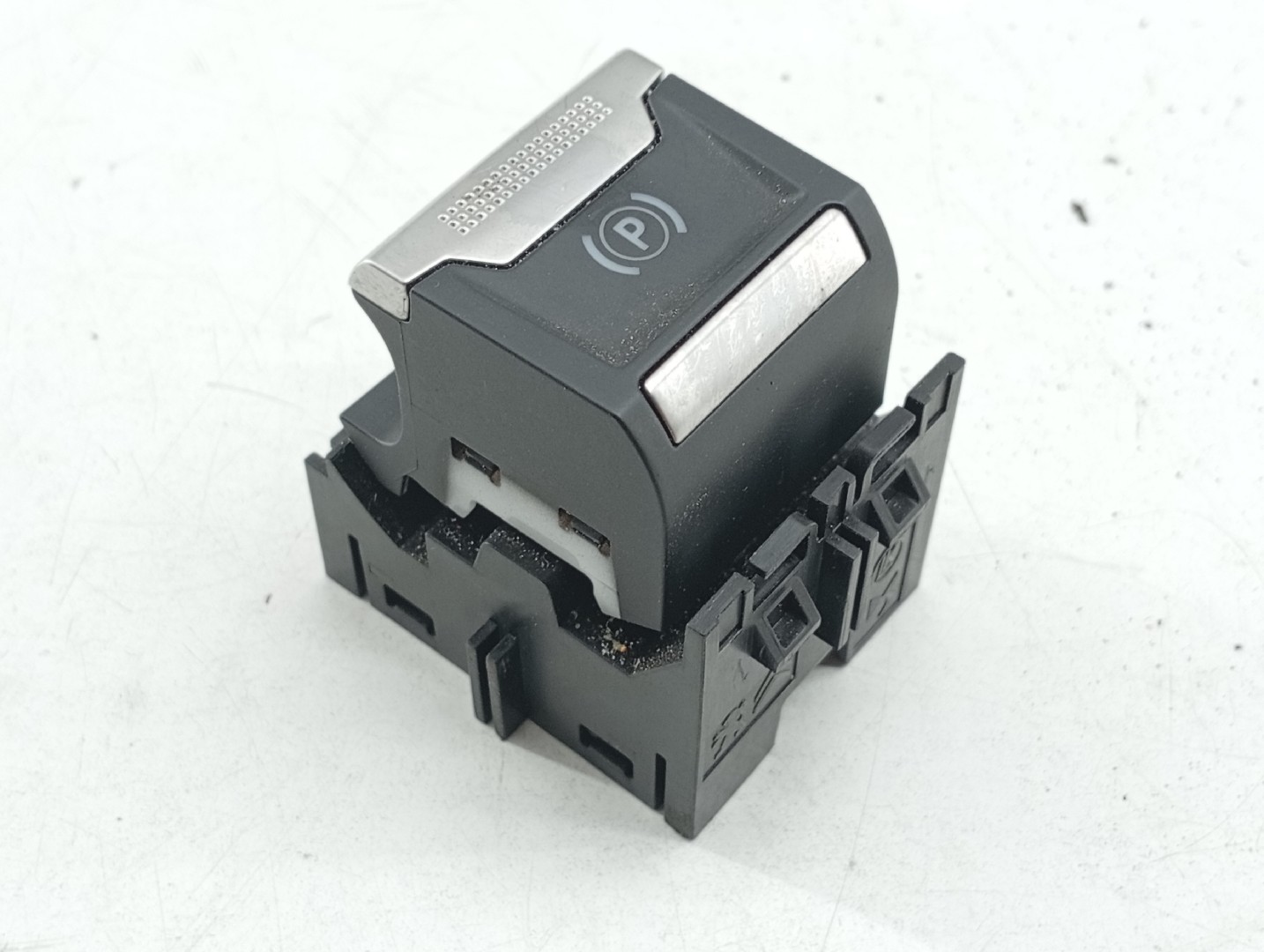 Botão de travão de parque PEUGEOT 3008 SUV (M_) | 16 - 