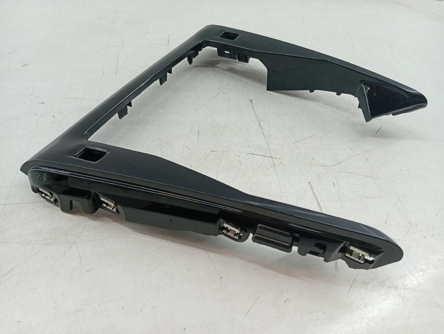 Moldura Consola Central PEUGEOT 2008 II (U_) | 19 -  Imagem-1